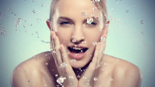 เซรั่มน้ำ ลดเลือนริ้วรอย HYDRATING MOIST CREAM