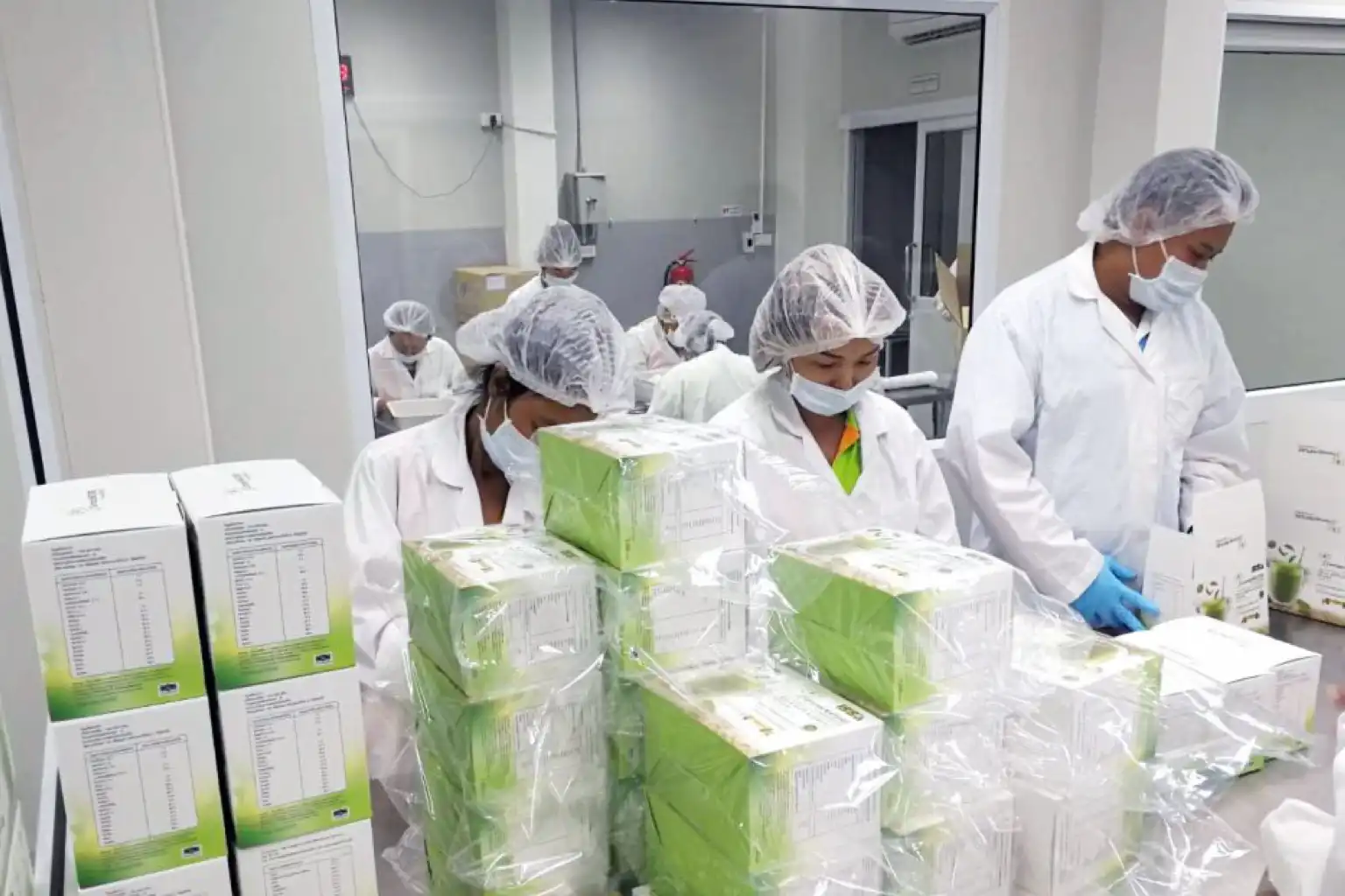 ขั้นตอนบรรจุสินค้าโรงงานรับผลิต OEM ODM OBM Charmace Cosmed